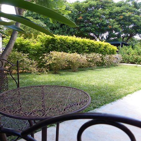 Ancha'S Oasis Hotel Maputo Exterior photo