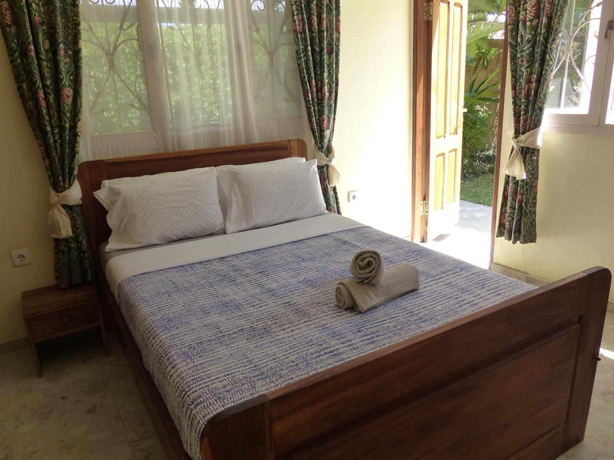 Ancha'S Oasis Hotel Maputo Exterior photo